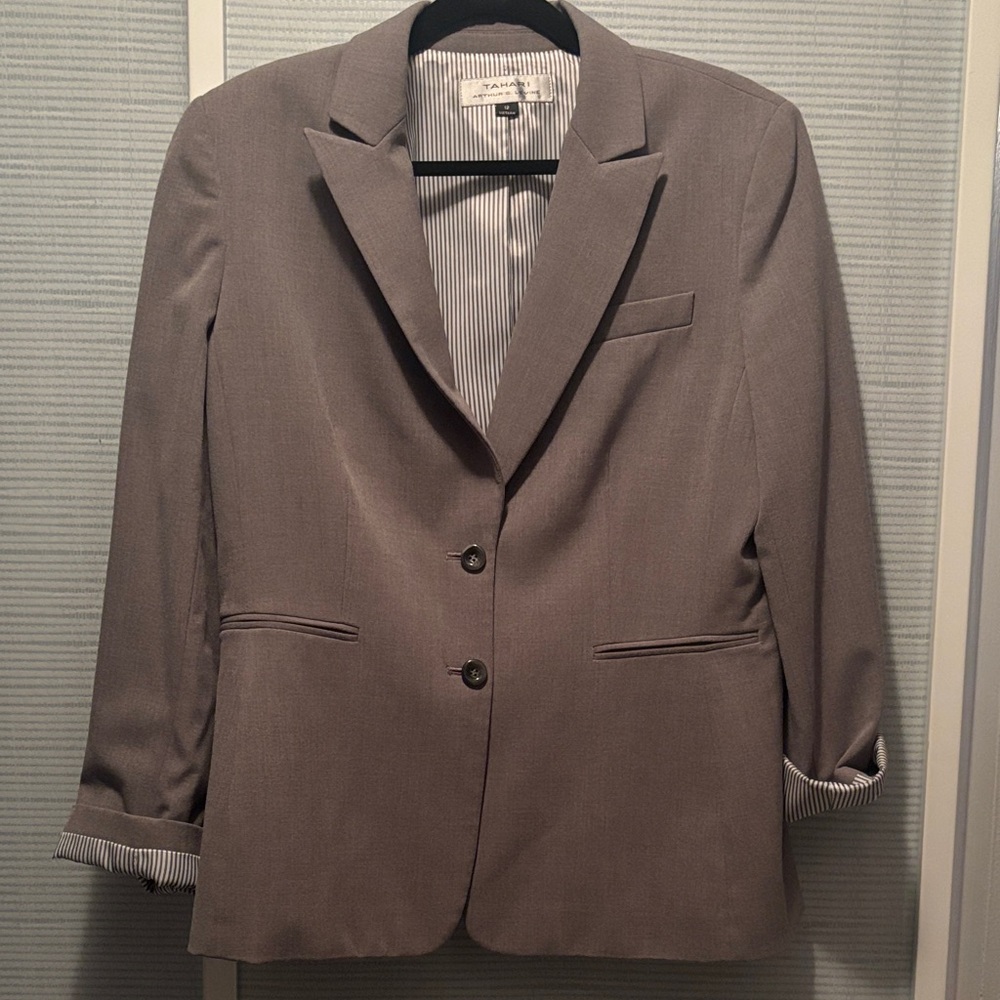 EUC Gray Tahari Blazer